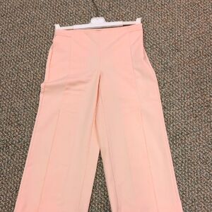 White House Black Market Perfect Form Crop Pants. Blush Color. Size 4R